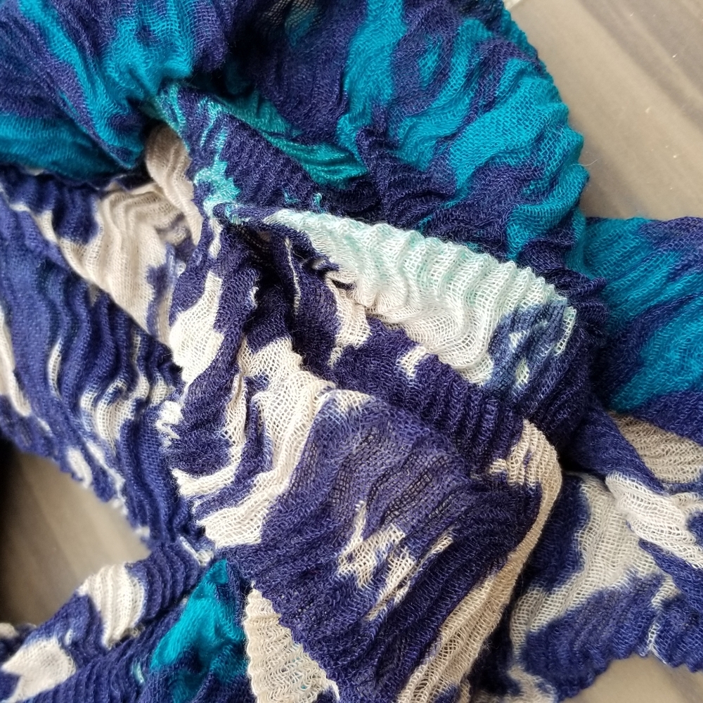 Abstract Infinity Scarf - Picture 3 of 3